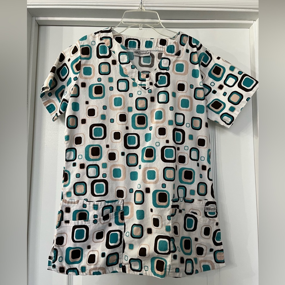 UA Scrub Top, S, EUC